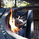 Корзина для копчения SnS Original для грилей 57 см Корзина для копчения Slow ‘N Sear Original для грилей 57 см с горящим углем