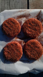 на бумаге котлеты в приправе для говяжьей грудинки барбекю (брискета) Arefyev