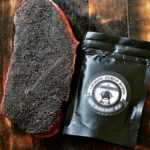 стейк на доске в приправе угольная для мяса барбекю Arefyev