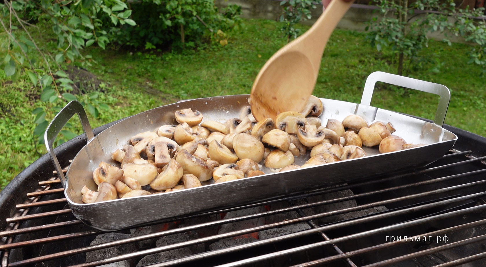 Два стальных поддона SnS для гриля 47 см — в чем разница