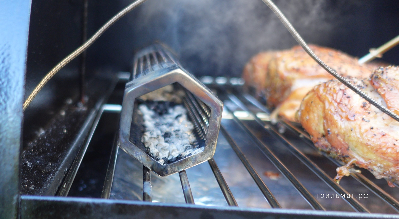 Как готовить на гриле с трубкой для копчения